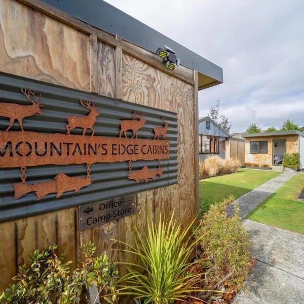 Mountains Edge Cabins, hotel v destinaci Monowai