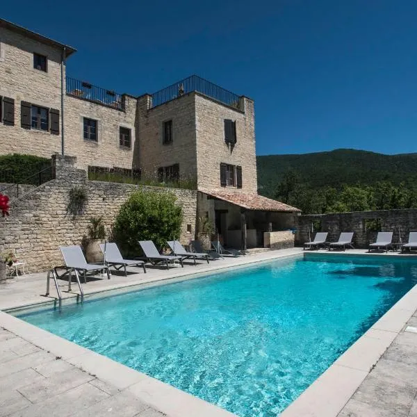 Logis Hôtel Les Hospitaliers, hotel v destinaci Le Poët-Laval