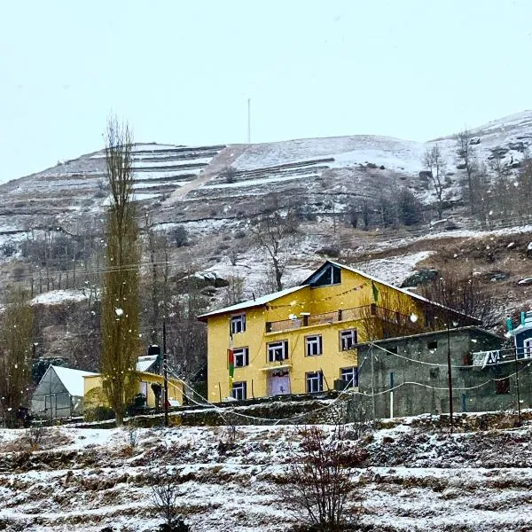 Yellowtreasure1995، فندق في Gondla