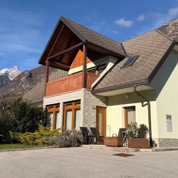 ISONZO APARTMENT, hotel in Bovec