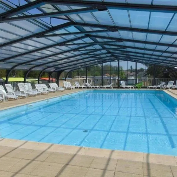 ZEcamping 3 étoiles animé animaux acceptés familial piscine couverte, hotel v mestu Avrillé