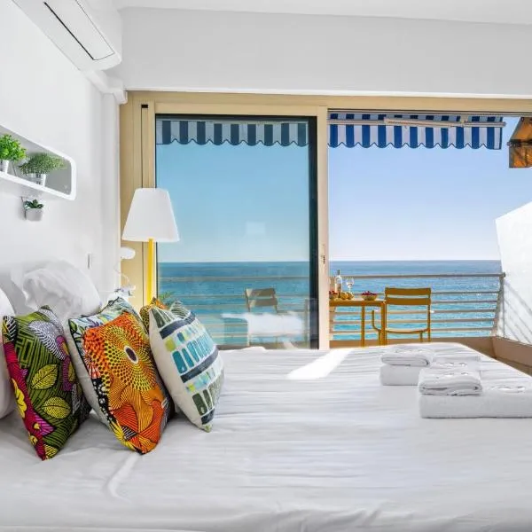 Le Coq Florentina - AC - Wi-Fi - Seafront, hotel em Menton