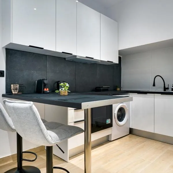 CityLife apartment 2'from metaxourgio station 2B: Atina'da bir otel