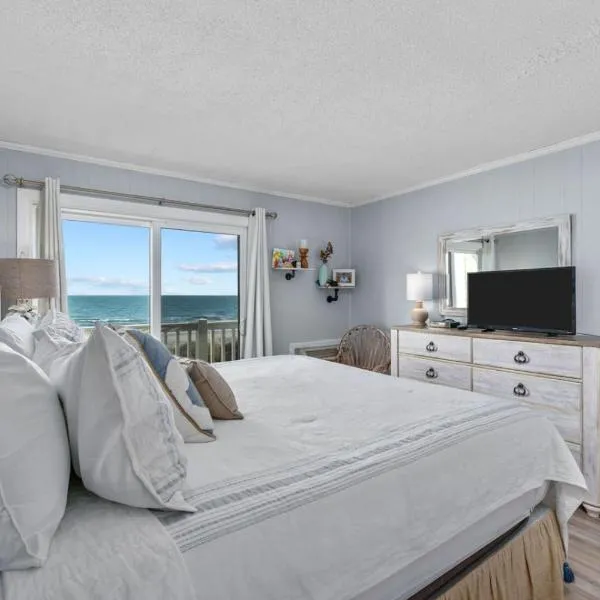 Cozy Holidays! Pet-Friendly, Oceanfront, Steps to Beach. Stunning Views – hotel w mieście Myrtle Beach