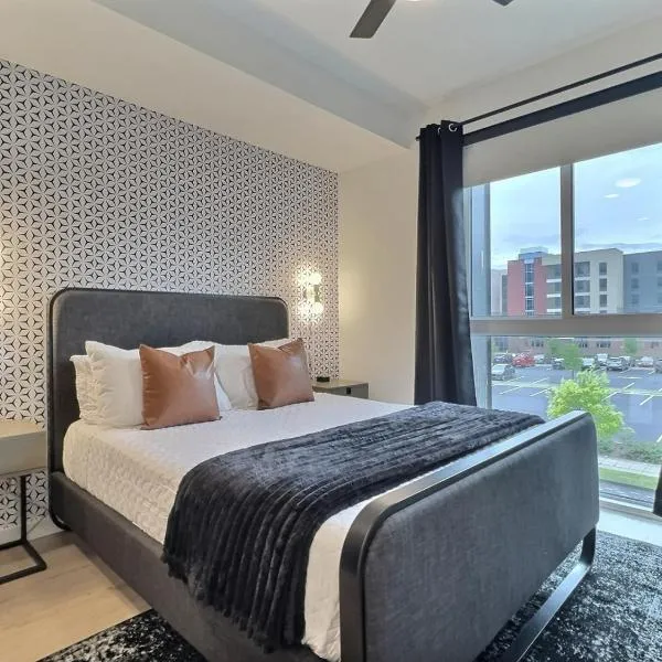 Cozy Bham Getaway, Modern Stay Near UAB, hotell i Birmingham