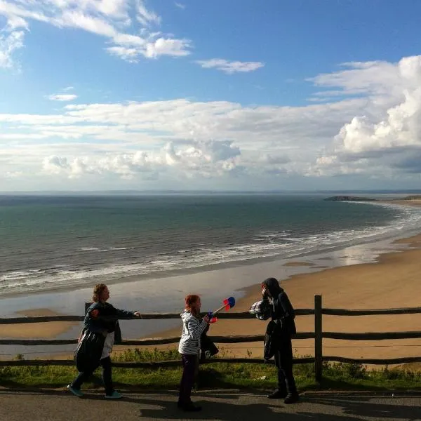 Gower Group Getaway Sleeps 14, hotel sa The Mumbles