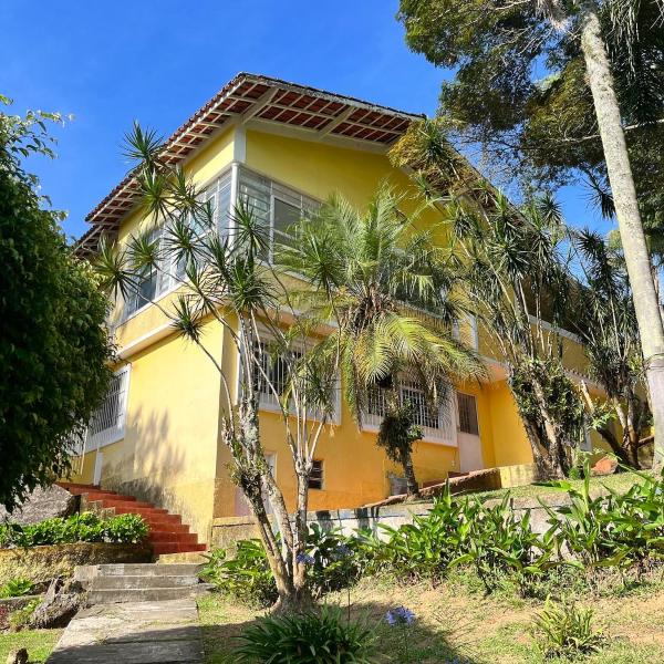 Chácara Casa Amarela - estrutura completa charme e conforto em São Roque - lareiras - piscina - campo de futebol e bocha - rota do vinho