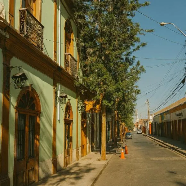 Hotel HALLEY & Vive la Magia del Valle de Elqui, hotel em Vicuña
