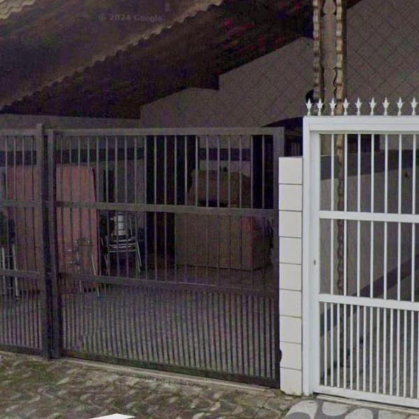 Casa pé na areia 40 metros da praia Caiçara