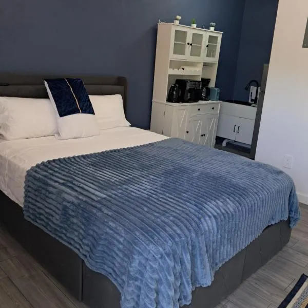 Small's Cozy Rest 6 Efficiency, hotel sa South Bimini