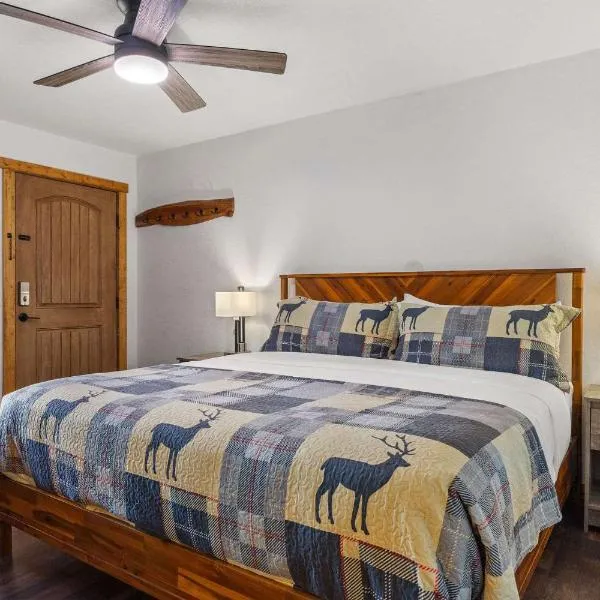 Cabin 19- King Studio Gorgeous views Hotel Style, hotel in Estes Park
