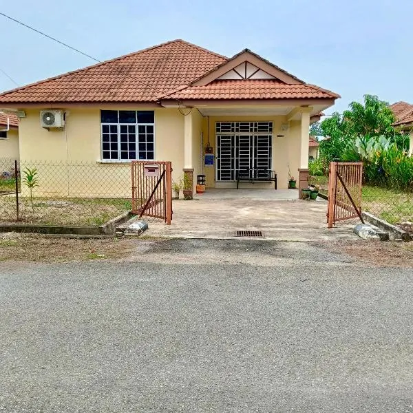 nearby umt unisza hosza litar gong badak airport chelong homestay kuala terengganu, hotel in Kampong Bukit Berangan