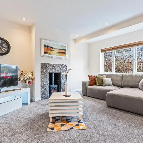 Short and Long Stay 2 Bedroom - Free Parking - Fast WiFi, hotel di Thames Ditton