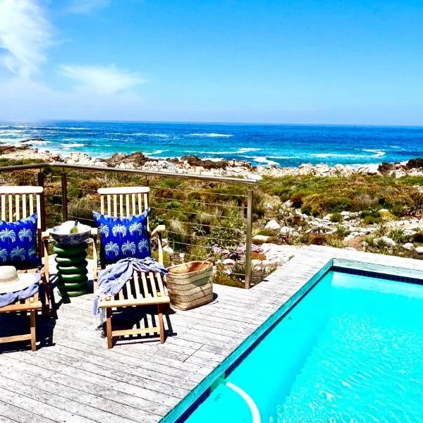 Kalliste Boutique Stays, Misty Shores Cottage, hotel in Bettyʼs Bay