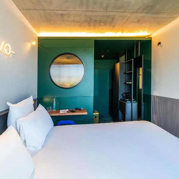 TRIBE Paris Clichy โรงแรมในกลีชี