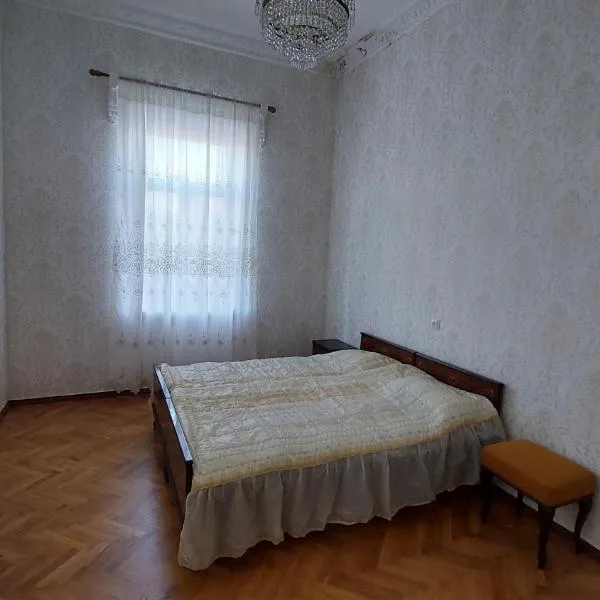 Дом для гостей, hotel in Poti