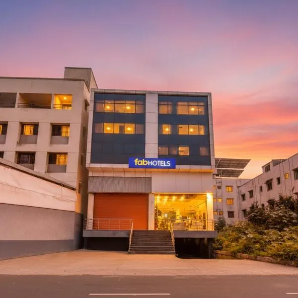 FabHotel Samudra Executive - Nr Solapur Highway, hotel in Pune