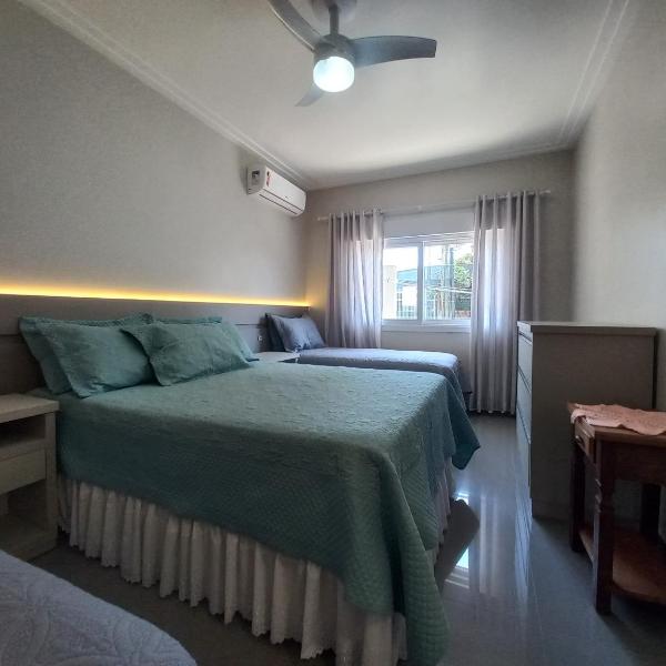Casa Com Três Dormitórios Pertinho Do Mar Em Capão Da Canoa - Foto 2