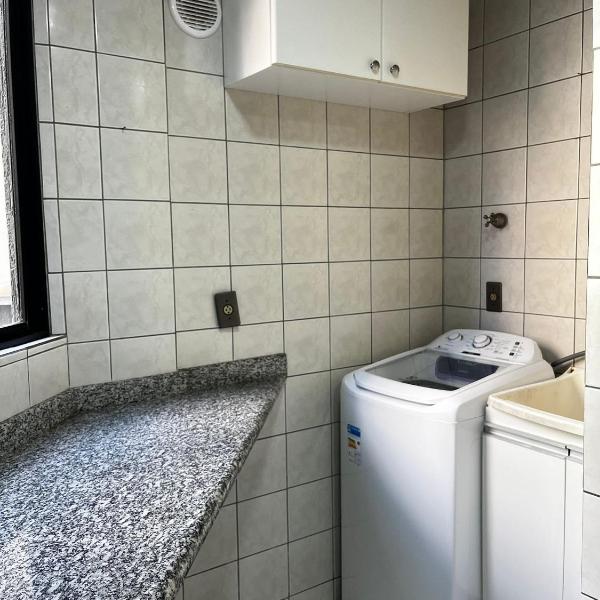 Apartamento quadra mar Meia Praia - Foto 3