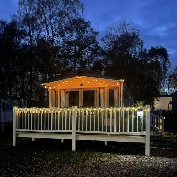 Tattershall Lakes 49 Larch View, hotel i Tattershall