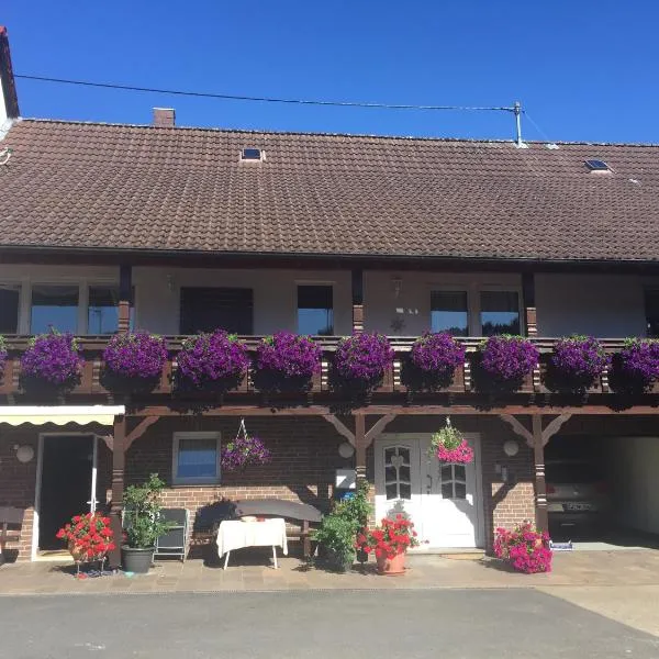 Privatzimmer Hoffmann, hotel v destinaci Kaltenborn