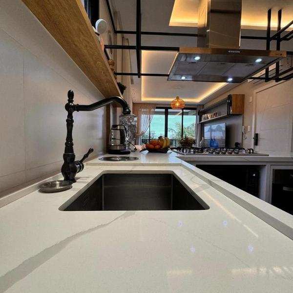Lindo Apartamento na Praia de Mariscal com ótima localização - Foto 3