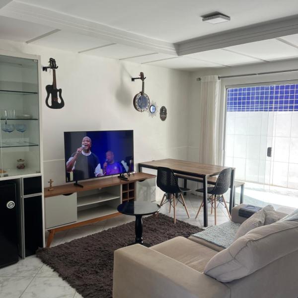 Apatapamento 2 quartos com excelente localização, segurança e com tudo o que você e sua família precisam pra uma estadia confortável!
