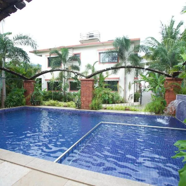 4BHK Villa in Anjuna with private Jacuzzi and pool, 1KM from beach，位于安君纳的酒店