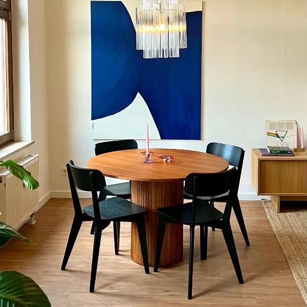 Atelier Noé NOIR - Kunstvoll Wohnen - Wunderbares Frühstück möglich - Ruhig und nah am Zentrum -, hotel v destinaci Chemnitz