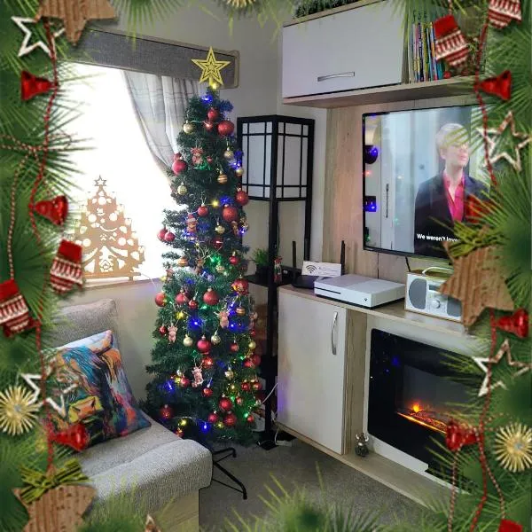 61 St Andrew's 3 bedroom Cozy Caravan near Edinburgh Seton Sands Holiday Village, hotel in Port Seton