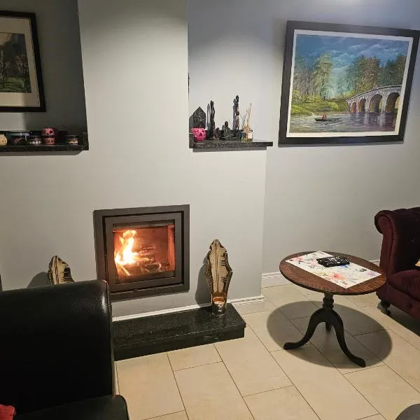 Central Westport Town House, Hotel in Westport