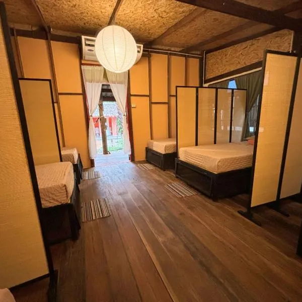 Sanctuary Hostel - Art & Adventure, ξενοδοχείο σε Phra Ae beach
