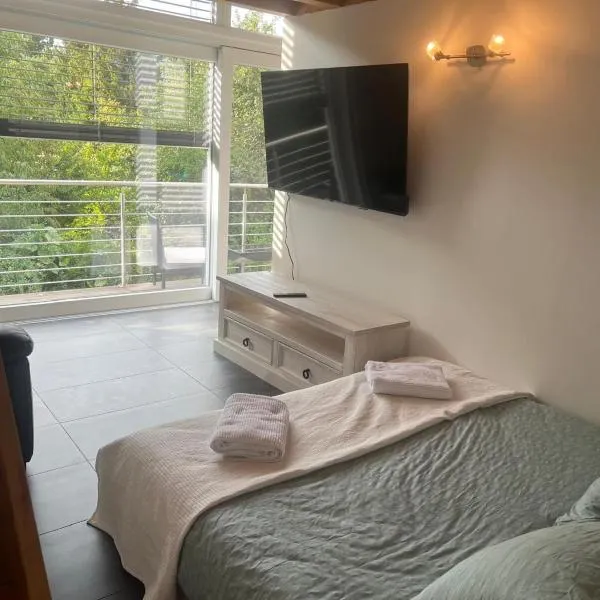 Loft lumineux et confortable, hotel v destinaci Grimisuat