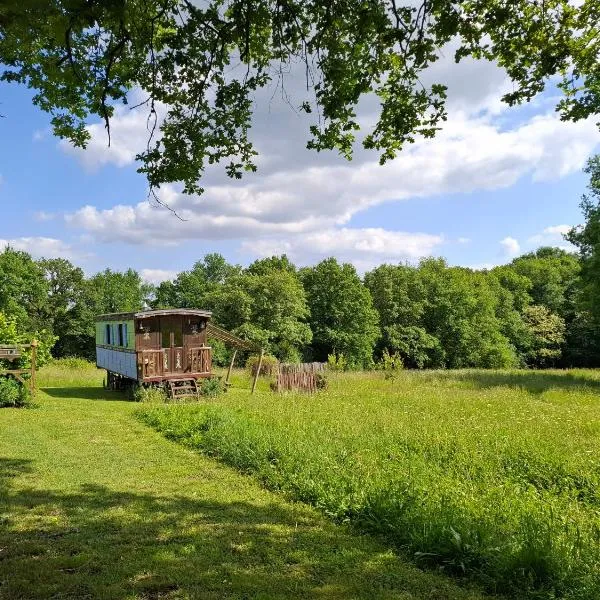 Roulotte Fleur des Champs, hotel em Sigalens