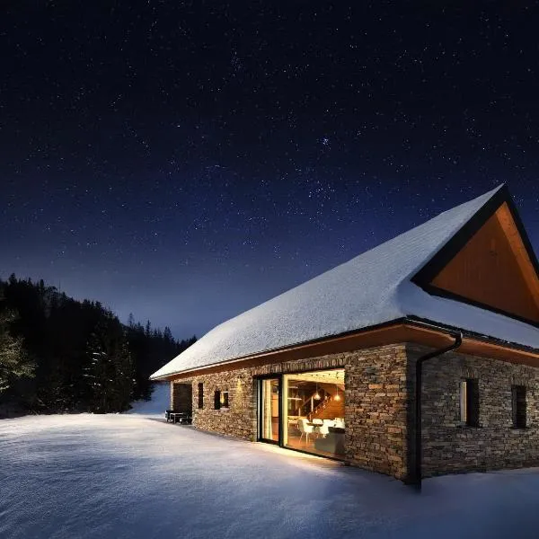 Chalet Mountain Rock - Luxury Retreat at Chalets Kvačianska Dolina, hotel in Zuberec