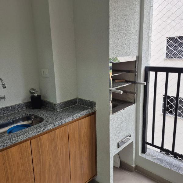 lindo apartamento 2 dormitórios martim de sá pé na areia 61 B alex