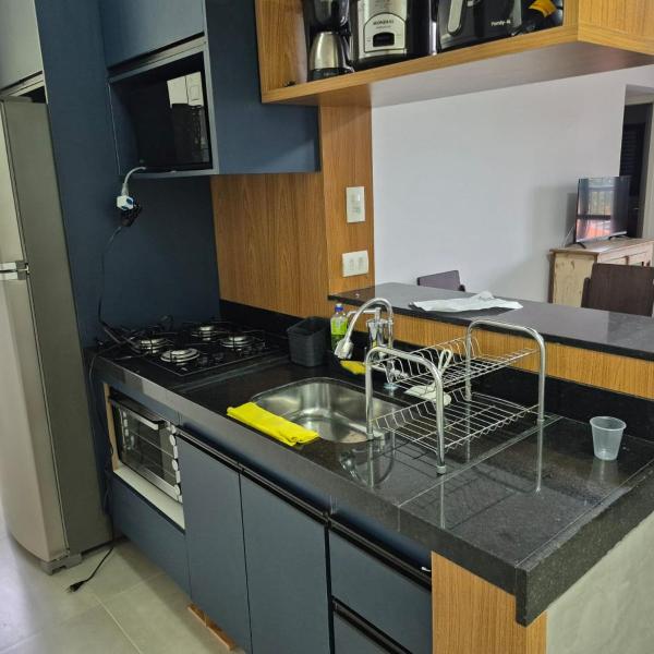 apartamento martim de sá 2 dormitórios pé na areia 24 A tony