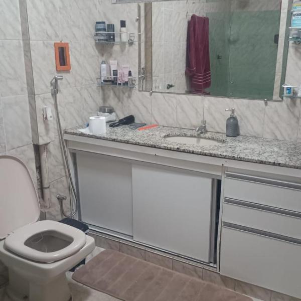 Quarto ao lado da praça da Liberdade - Foto 3