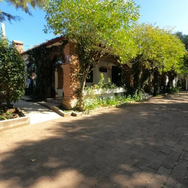 Finca del Pomar, hotel in Acatlán