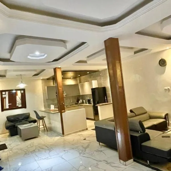 Appartement meublé avec cuisine équipée, au bord la mer, hotel en Guediawaye