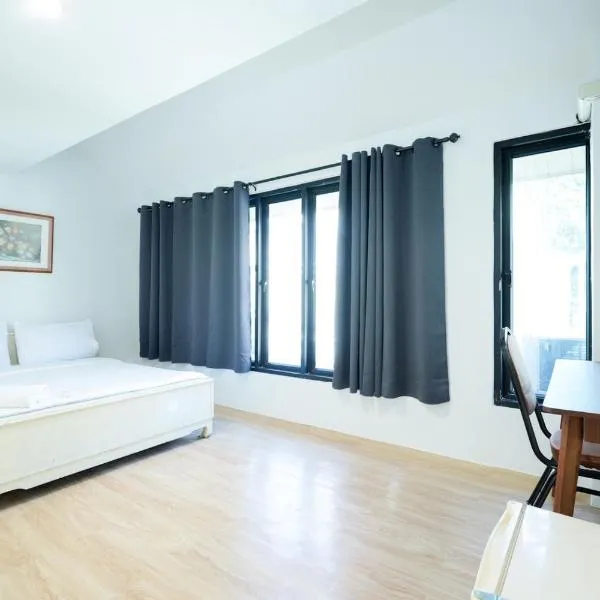 XX Snap inn Sukhumvit 1 สแนป สุขุมวิท ซอย 1 - Gold, hotel in Makkasan