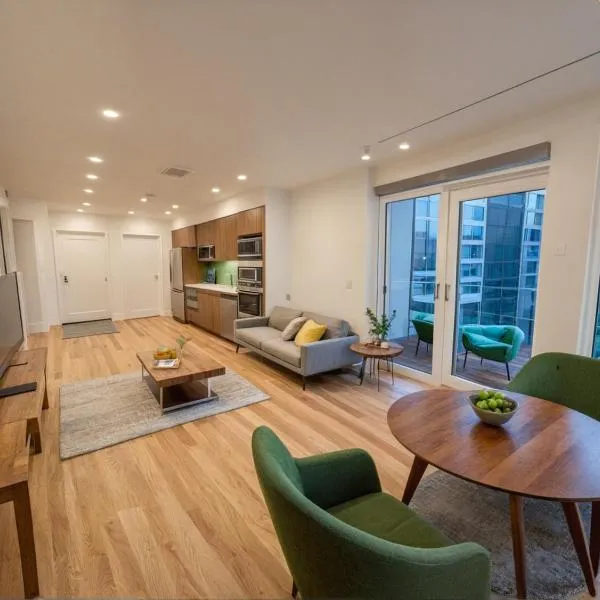 Glamorous KTown Boutique Residences with Rooftop view, hotel in Los Angeles