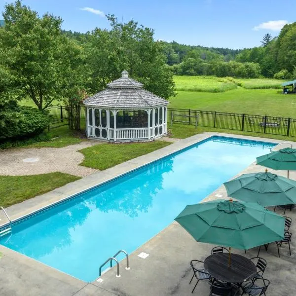 Hideaway Inn Mt Snow, хотел в Dover