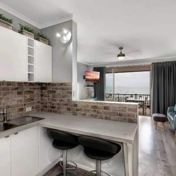 Ocean View 16A Studio Pool & Spa Wi-Fi, ξενοδοχείο σε Airlie Beach