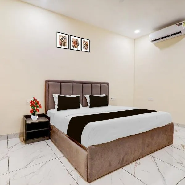 Super Townhouse Oak Army Aviation Base Jhansi, hotel in Jhānsi