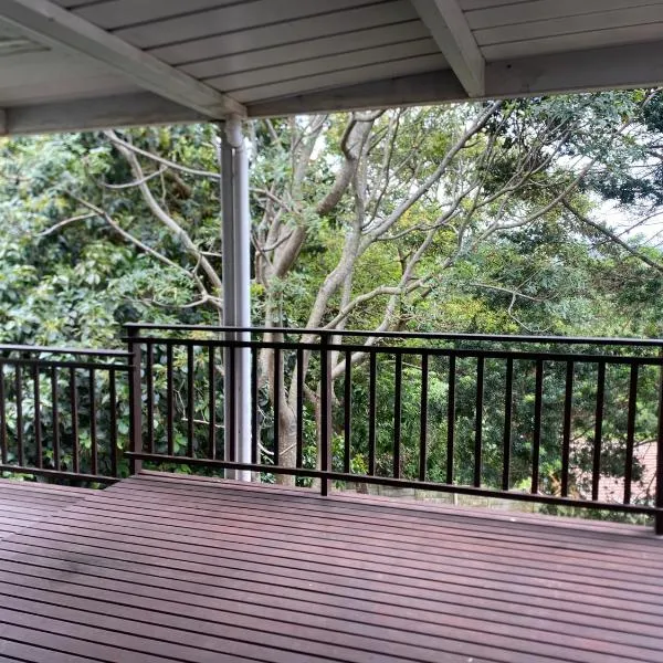 Peaceful home in tranquil setting, Hotel in Durban