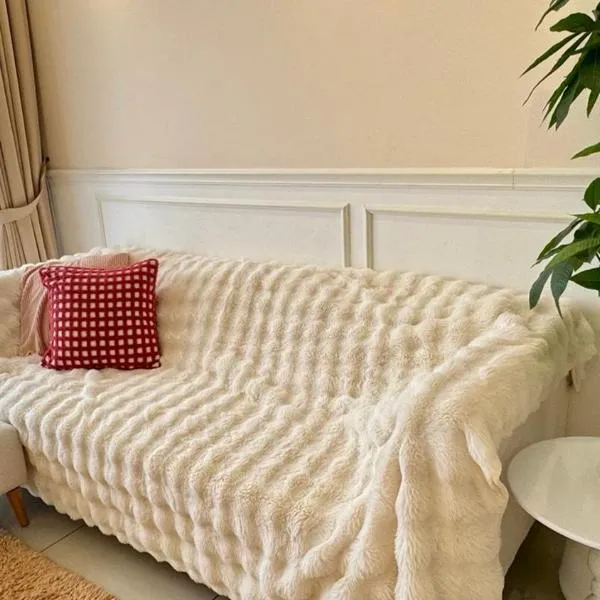 Twin Tower Residence Brand New Minimalist Suite 7pax 3 Min Walk from CIQ, hotel v destinaci Johor Bahru