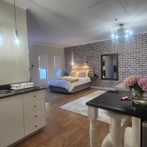 Slow Down Cottage, hotel in George