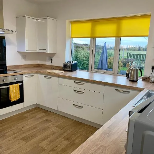 Simla Bungalow, Tetney, Spacious Parking, Private Garden โรงแรมในTetney