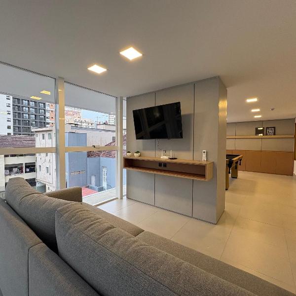 Apartamento incrível com sacada - Foto 5